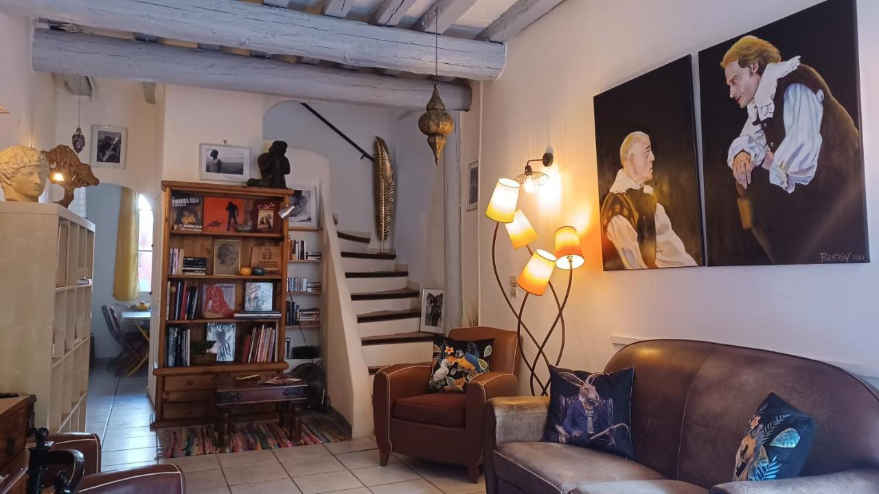 Maison De Charme Avec Cour, Proche Rue Des Teinturiers Avignon